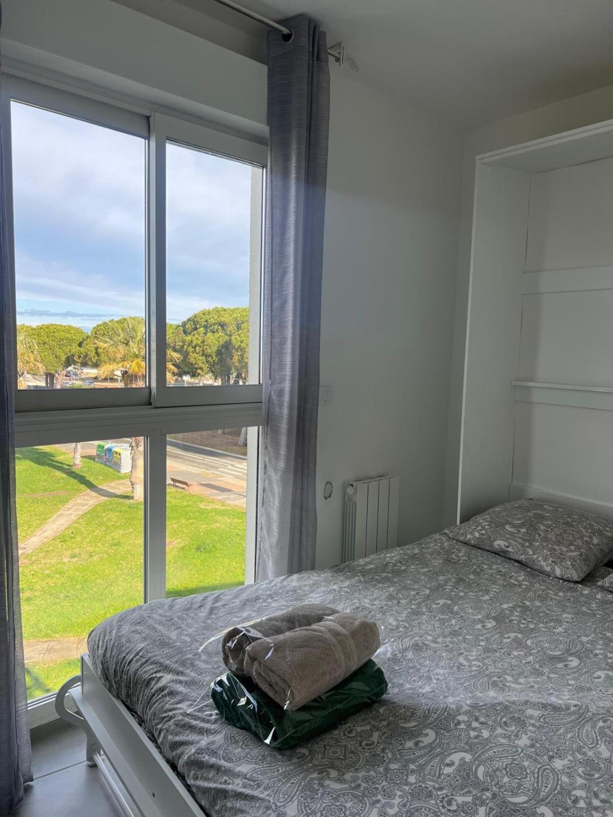 Les Pieds Dans Le Sable Appartement Vue Mer 1 Chambre 1 Cabine Le Grau-du-Roi Eksteriør bilde